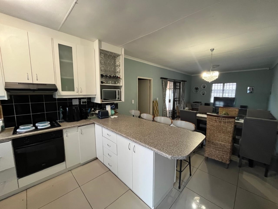 To Let 3 Bedroom Property for Rent in Turtle Creek Western Cape